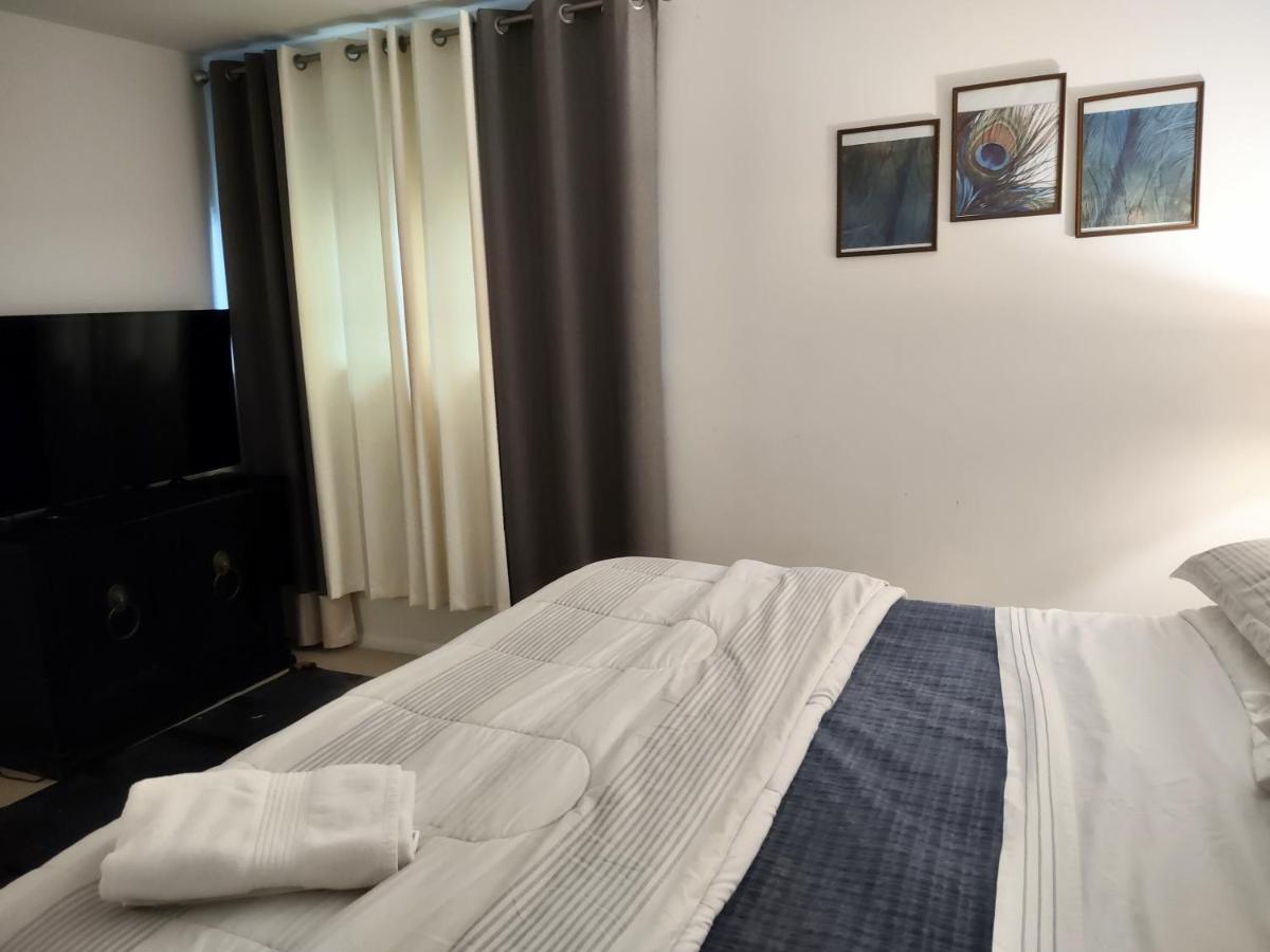 Charming Condo In Central 롤리 외부 사진