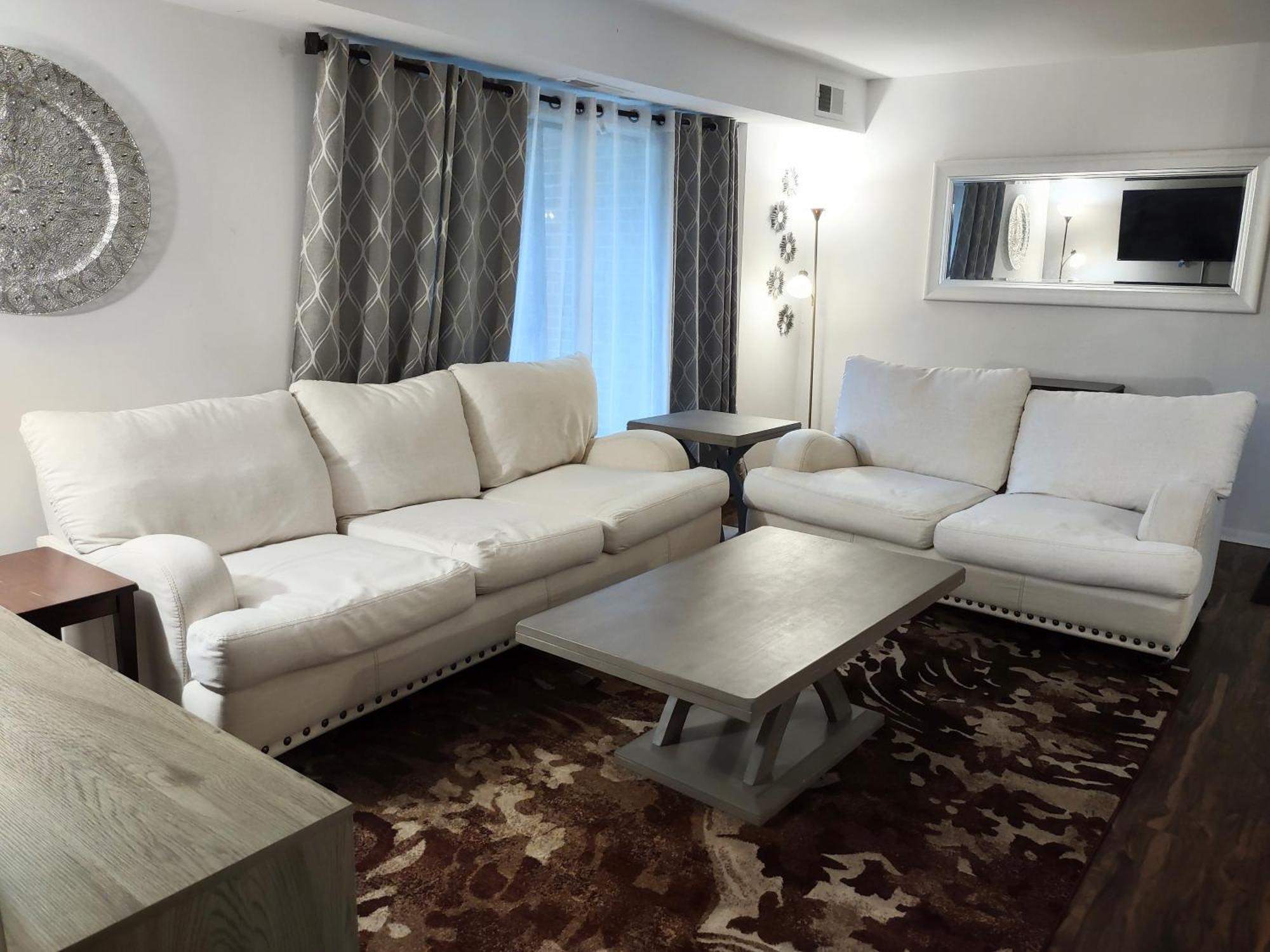 Charming Condo In Central 롤리 외부 사진