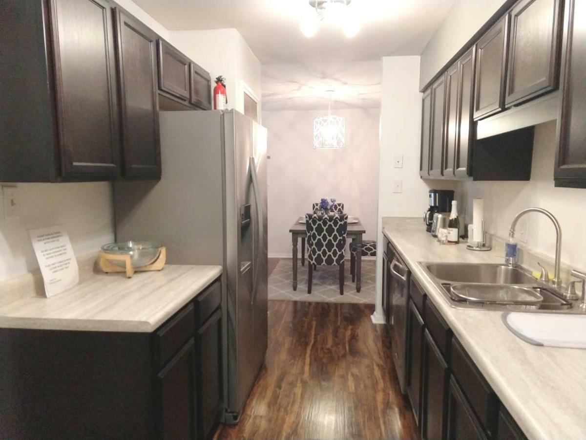 Charming Condo In Central 롤리 외부 사진